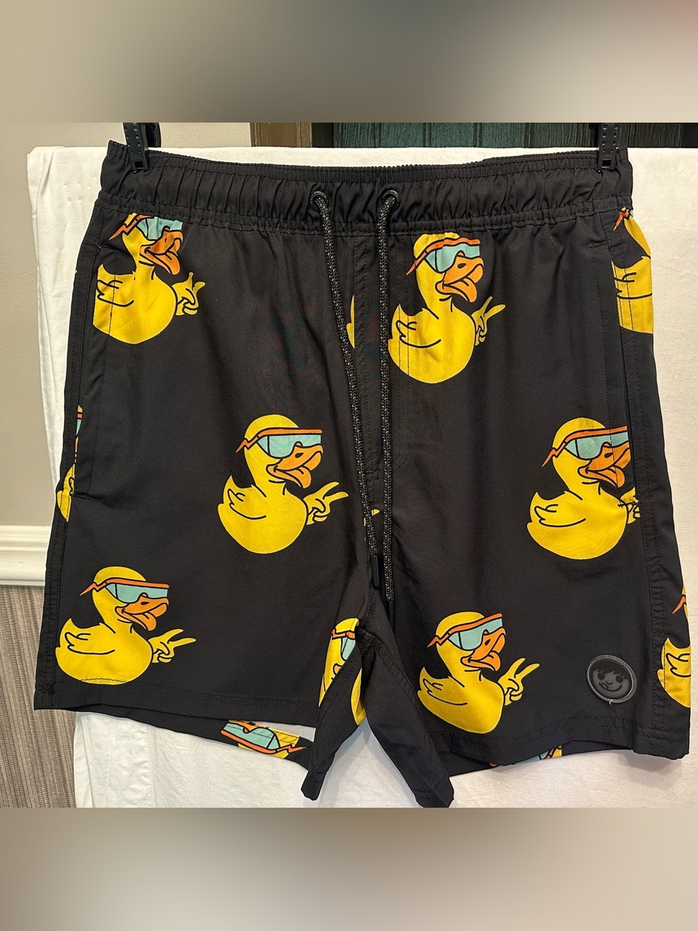 Neff Rubber Ducky Swim Trunks Shorts Black Yellow Duck Print Men’s Medium